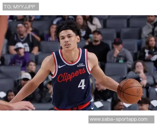 桑德斯50号秀表现惊艳15投8中砍下全场最高25分助球队获胜 桑德斯50号秀表现惊艳15投8中砍下全场最高25分助球队获胜