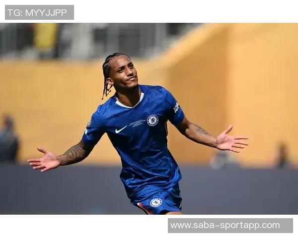 菲尔琼斯认为切尔西需再引进一两名球员才能争夺冠军