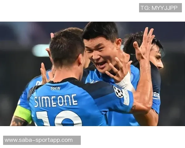 金玟哉因脚部与肩部疼痛缺席法兰克福比赛前景堪忧