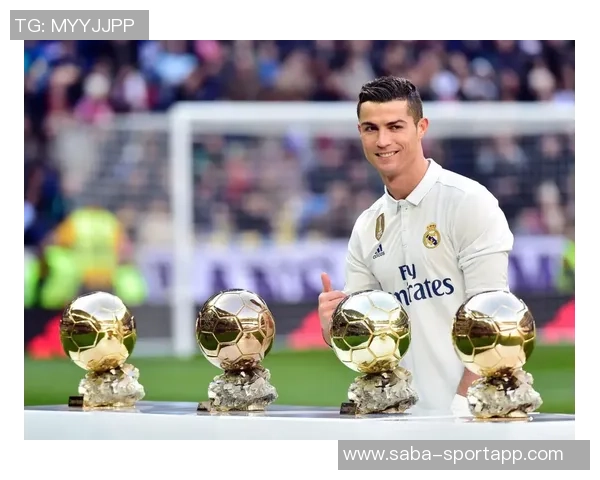 皇马球迷高举横幅抗议主席弗洛伦蒂诺接连失利引发的不满情绪 皇马球迷高举横幅抗议主席弗洛伦蒂诺接连失利引发的不满情绪